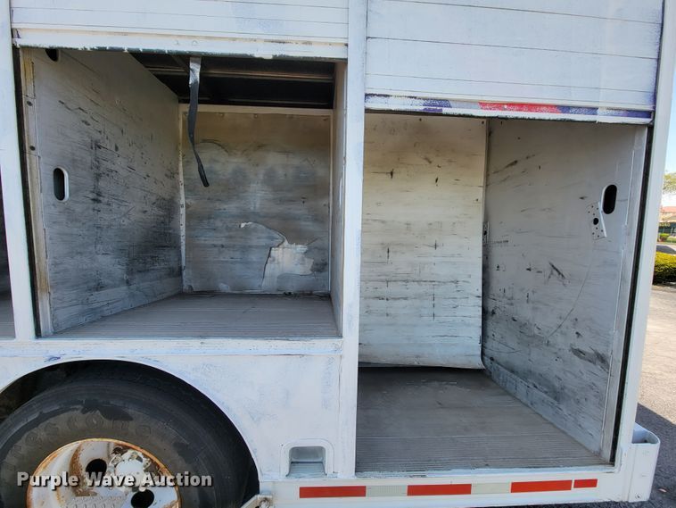image for item IV9013 1997 International 4900  refrigerated delivery truck