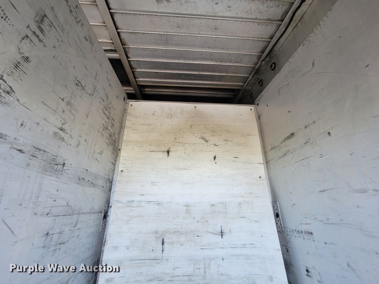 image for item IV9013 1997 International 4900  refrigerated delivery truck