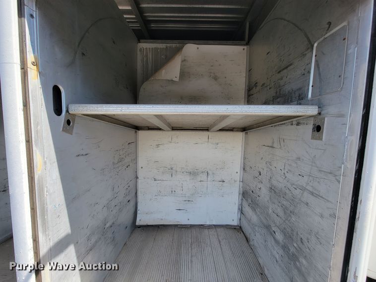 image for item IV9013 1997 International 4900  refrigerated delivery truck