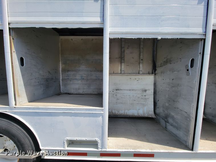 image for item IV9013 1997 International 4900  refrigerated delivery truck
