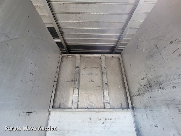 image for item IV9013 1997 International 4900  refrigerated delivery truck