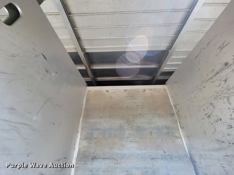 image for item IV9013 1997 International 4900  refrigerated delivery truck