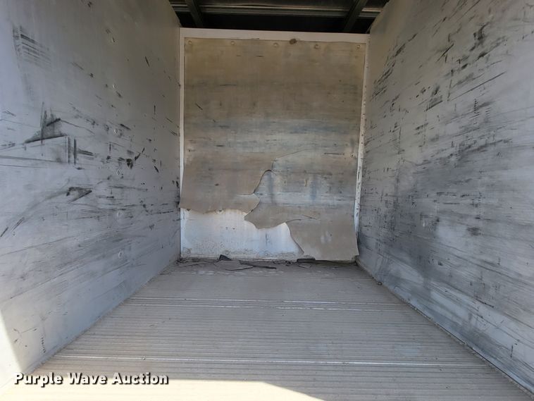 image for item IV9013 1997 International 4900  refrigerated delivery truck