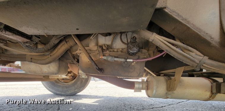 image for item IV9013 1997 International 4900  refrigerated delivery truck