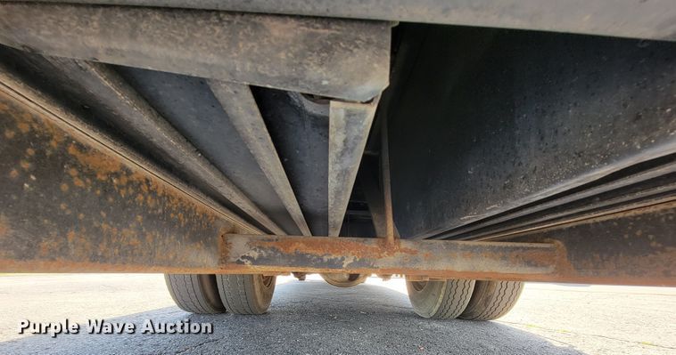 image for item IV9013 1997 International 4900  refrigerated delivery truck