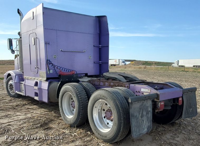 image for item IX9230 1993 Peterbilt 377  semi truck