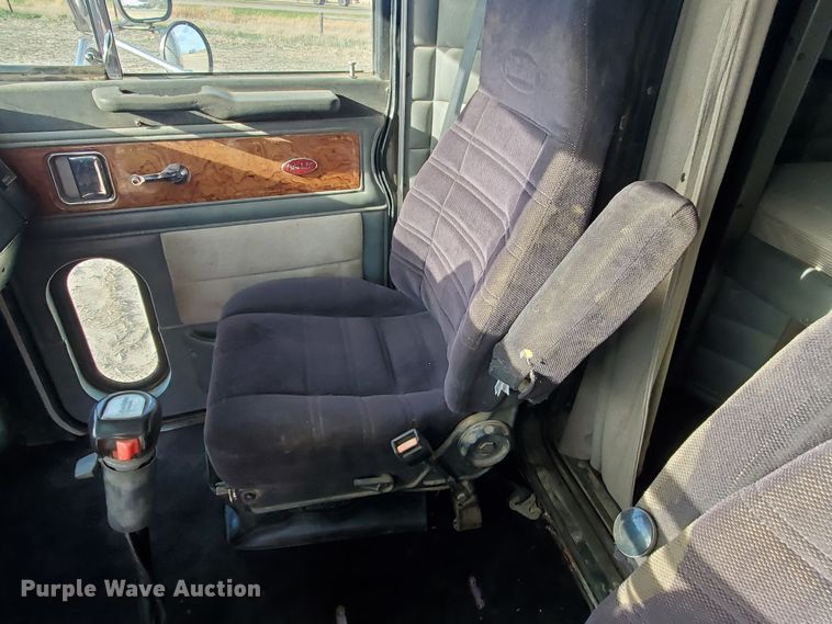 image for item IX9230 1993 Peterbilt 377  semi truck