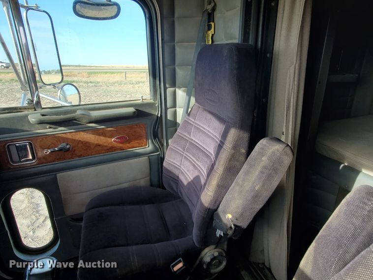 image for item IX9230 1993 Peterbilt 377  semi truck