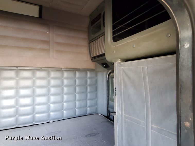 image for item IX9230 1993 Peterbilt 377  semi truck