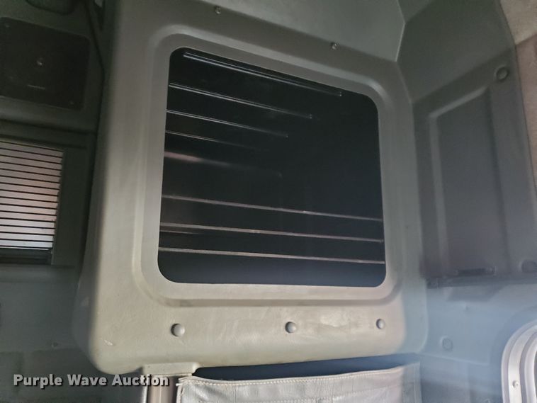 image for item IX9230 1993 Peterbilt 377  semi truck