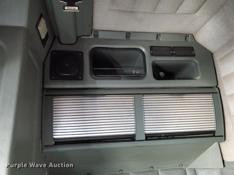 image for item IX9230 1993 Peterbilt 377  semi truck