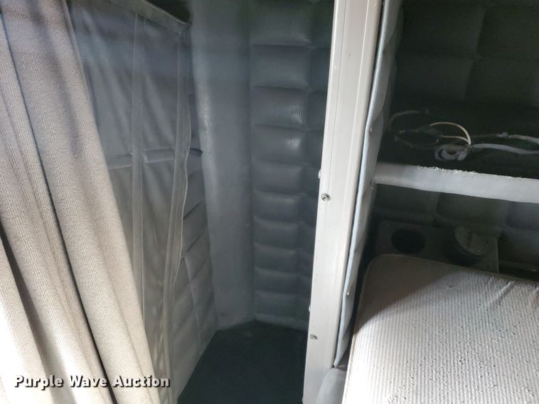 image for item IX9230 1993 Peterbilt 377  semi truck