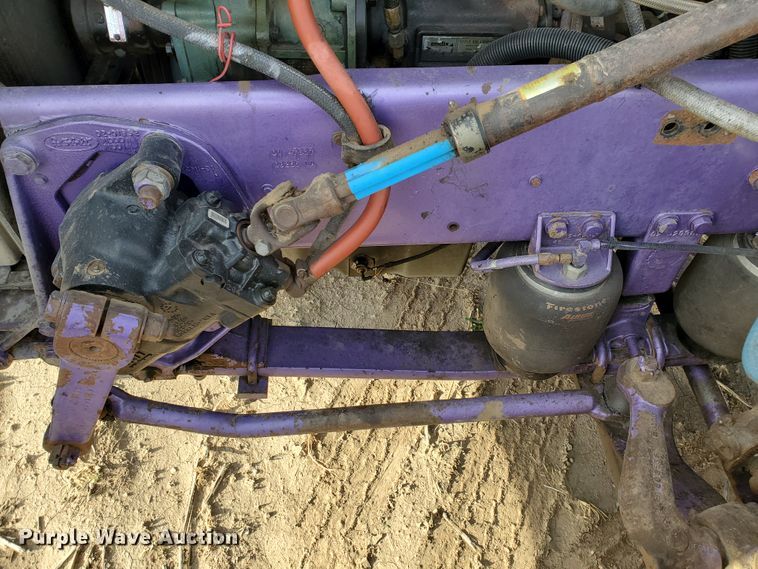 image for item IX9230 1993 Peterbilt 377  semi truck