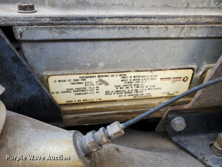 image for item IX9230 1993 Peterbilt 377  semi truck