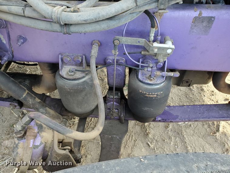 image for item IX9230 1993 Peterbilt 377  semi truck