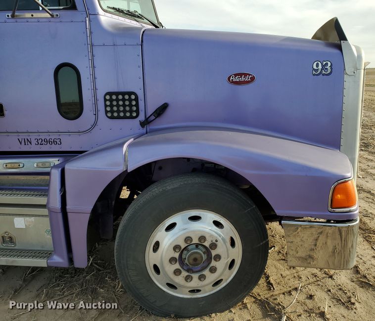 image for item IX9230 1993 Peterbilt 377  semi truck