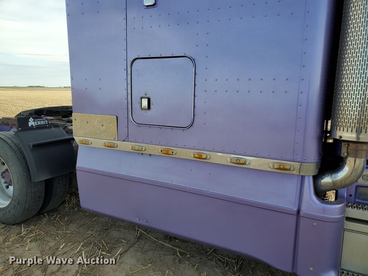 image for item IX9230 1993 Peterbilt 377  semi truck