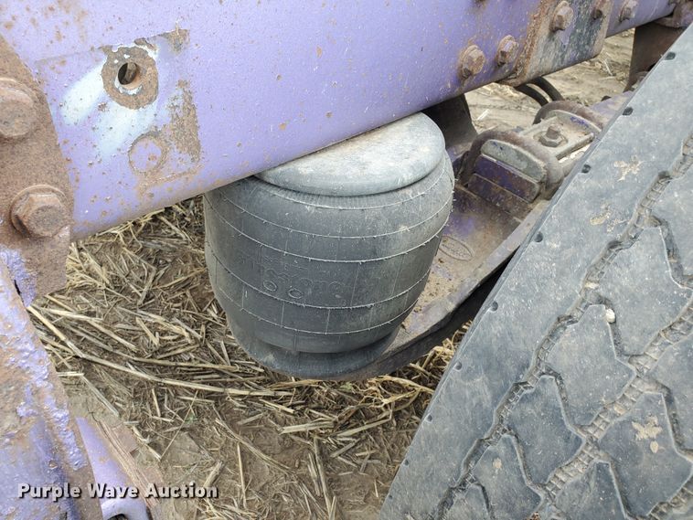 image for item IX9230 1993 Peterbilt 377  semi truck