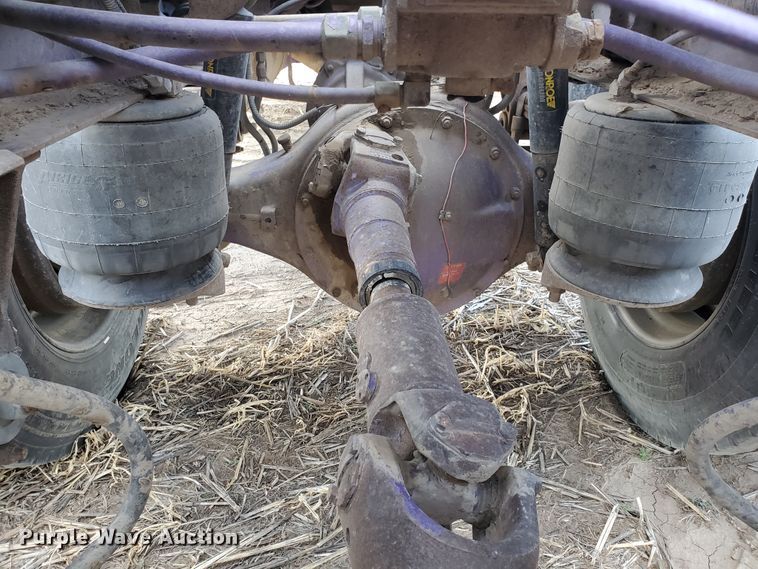 image for item IX9230 1993 Peterbilt 377  semi truck