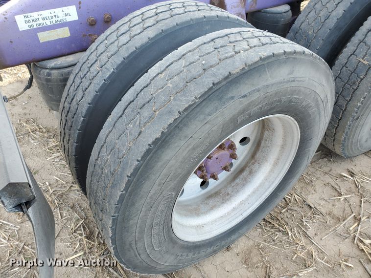 image for item IX9230 1993 Peterbilt 377  semi truck