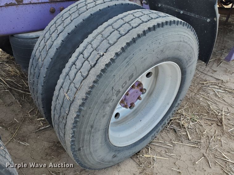 image for item IX9230 1993 Peterbilt 377  semi truck