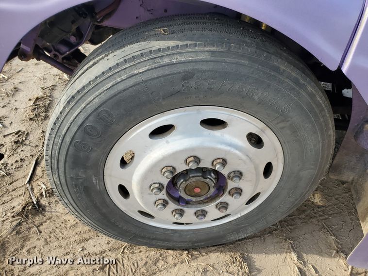 image for item IX9230 1993 Peterbilt 377  semi truck