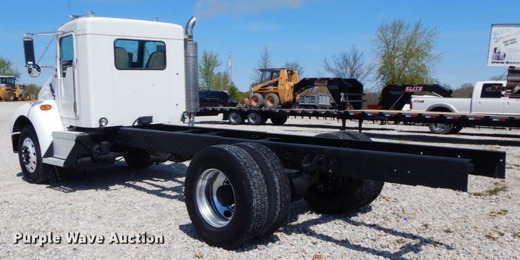 image for item IX9483 2005 Kenworth T300  truck cab and chassis