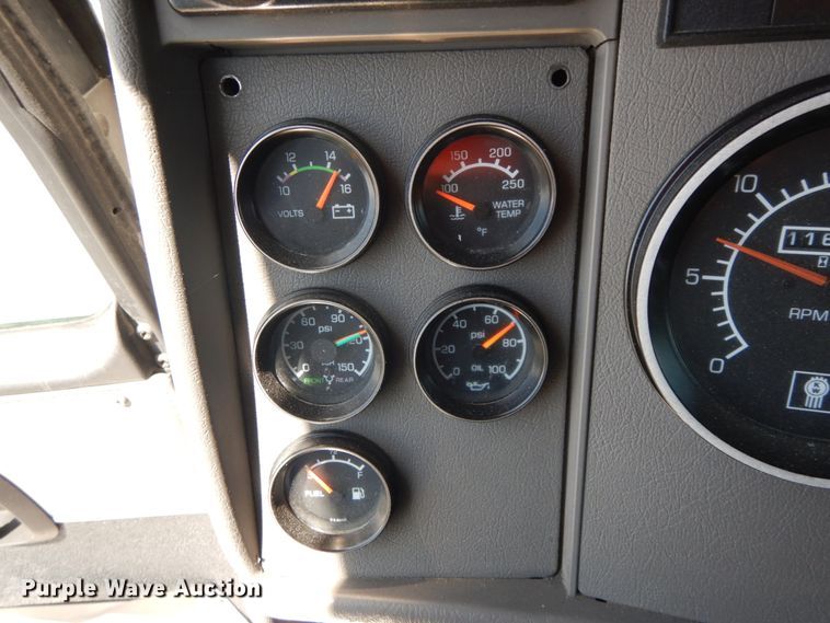 image for item IX9483 2005 Kenworth T300  truck cab and chassis