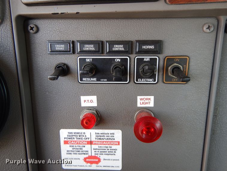 image for item IX9483 2005 Kenworth T300  truck cab and chassis