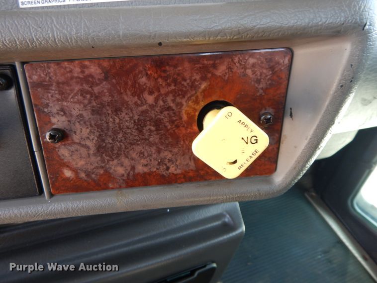 image for item IX9483 2005 Kenworth T300  truck cab and chassis