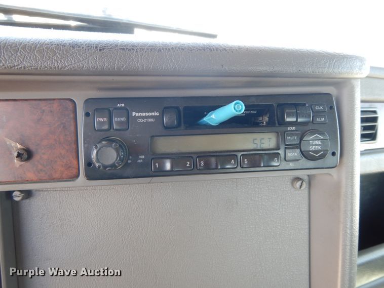 image for item IX9483 2005 Kenworth T300  truck cab and chassis