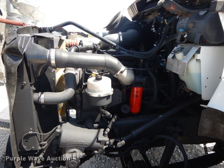 image for item IX9483 2005 Kenworth T300  truck cab and chassis