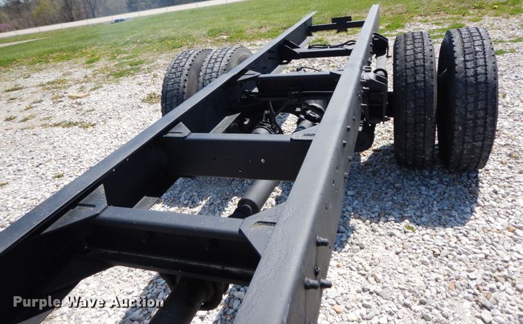 image for item IX9483 2005 Kenworth T300  truck cab and chassis