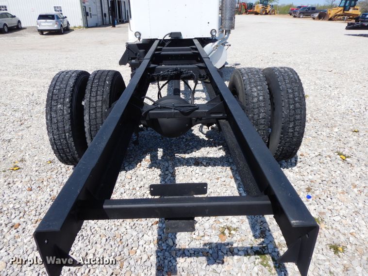 image for item IX9483 2005 Kenworth T300  truck cab and chassis