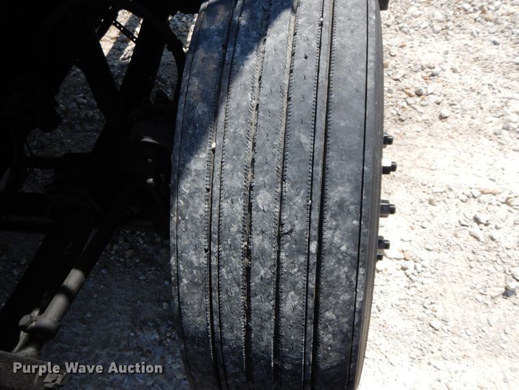 image for item IX9483 2005 Kenworth T300  truck cab and chassis