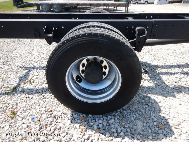 image for item IX9483 2005 Kenworth T300  truck cab and chassis