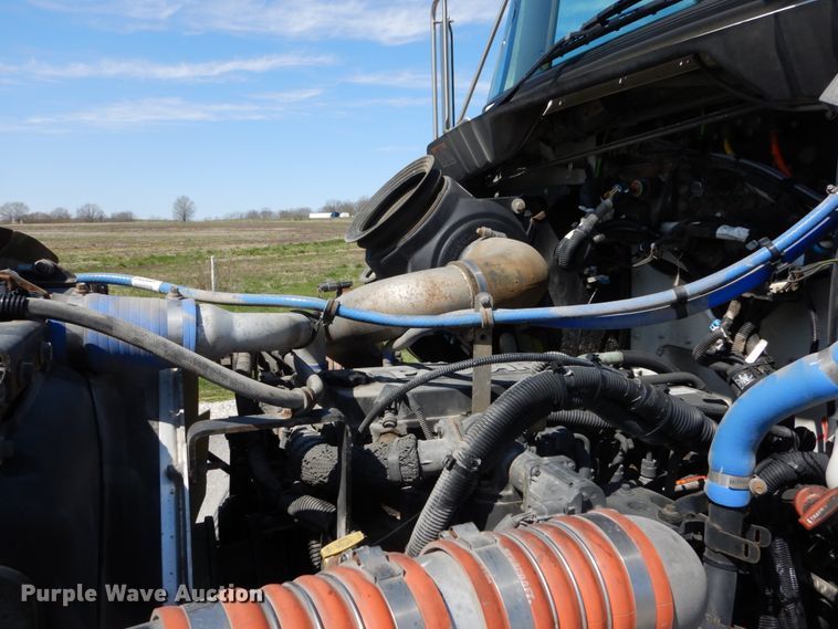 image for item IY9536 2013 Kenworth T270  flatbed truck