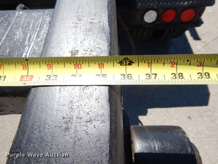 image for item IY9549 2000 Mack RD688S  roll-off container truck