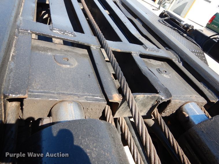 image for item IY9549 2000 Mack RD688S  roll-off container truck