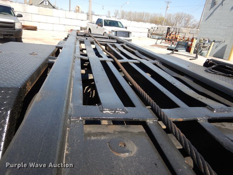 image for item IY9549 2000 Mack RD688S  roll-off container truck