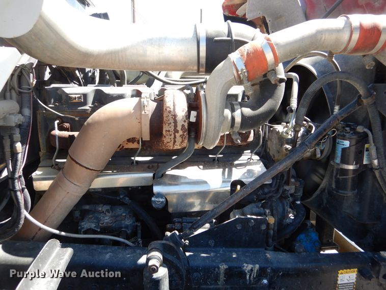 image for item IY9549 2000 Mack RD688S  roll-off container truck