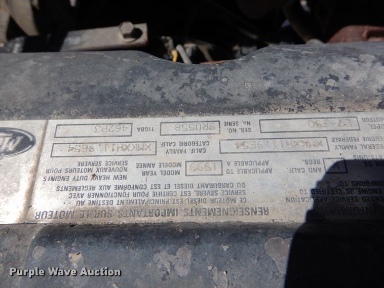 image for item IY9549 2000 Mack RD688S  roll-off container truck