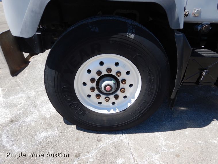 image for item IY9549 2000 Mack RD688S  roll-off container truck