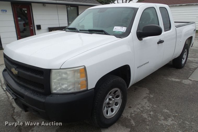 image for item DA7098 2011 Chevrolet Silverado 1500  Ext. Cab pickup truck