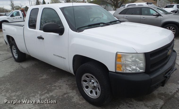 image for item DA7098 2011 Chevrolet Silverado 1500  Ext. Cab pickup truck