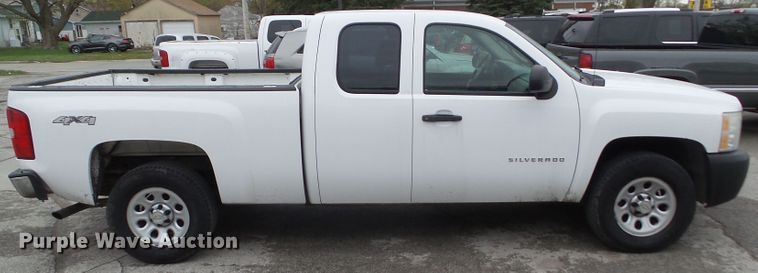 image for item DA7098 2011 Chevrolet Silverado 1500  Ext. Cab pickup truck