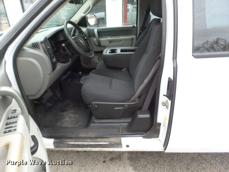 image for item DA7098 2011 Chevrolet Silverado 1500  Ext. Cab pickup truck