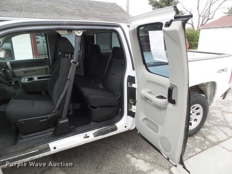 image for item DA7098 2011 Chevrolet Silverado 1500  Ext. Cab pickup truck