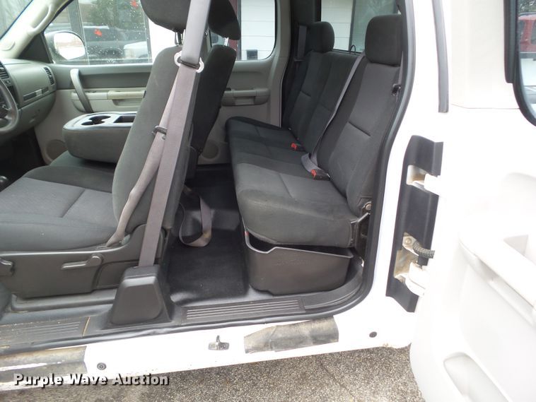 image for item DA7098 2011 Chevrolet Silverado 1500  Ext. Cab pickup truck