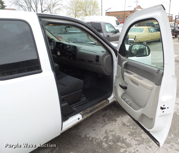 image for item DA7098 2011 Chevrolet Silverado 1500  Ext. Cab pickup truck